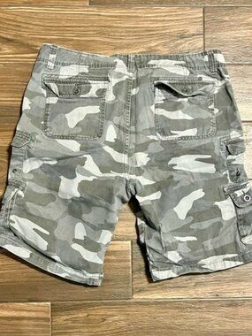 Iron Co. Gray Camo‎ Cargo Shorts Men’s Size 40
